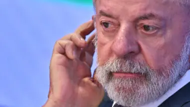 Lula conversou com Trump por telefone e vai à Casa Branca em março