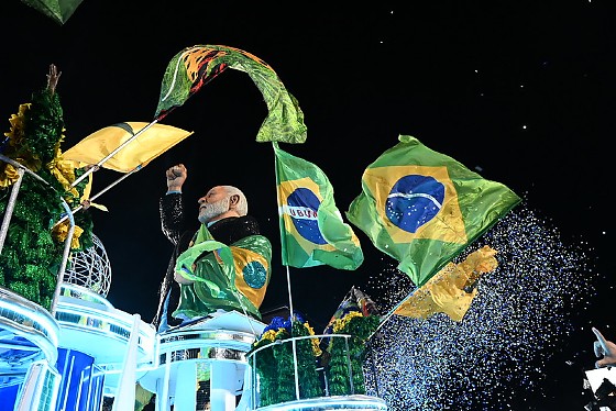 Lula foi homenageado pela escola de samba Acadêmicos de Niterói