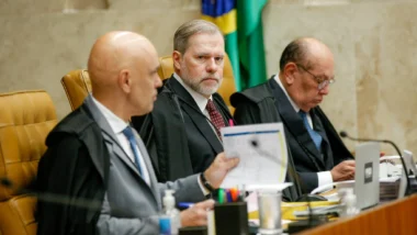 Gilmar Mendes, Dias Toffoli e Alexandre de Moraes no plenário do STF