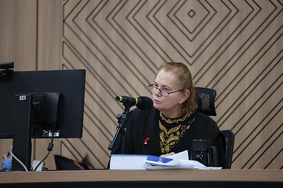 Mônica Perri mandou a OAB se danar durante sessão do Tribunal do Júri, em Cuiabá
