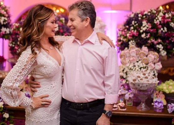 Casal fez troca de declarações de amor em uma publicação.