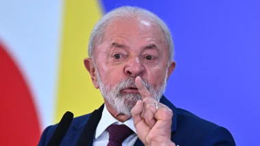 Lula diz que “não pensa” sobre críticas de evangélicos a desfile: “Não sou carnavalesco”