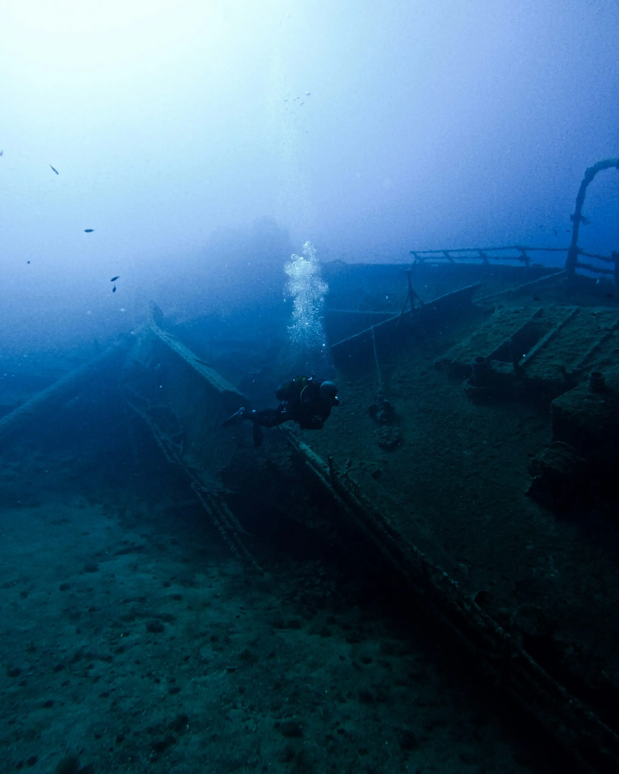 Navio com mais de 400 anos é encontrado a mais de 2.500 metros de profundidade.