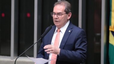 Paulinho da Força lança pré-candidatura ao Senado com apoio de Motta