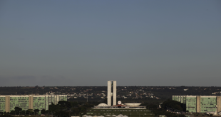 Congresso analisa criação do 13º salário no programa Bolsa Família