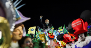 Do “pai dos pobres” ao “vampirão”: presidentes já viraram samba