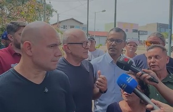 Ao lado do vice-governador Otaviano Pivetta e da primeira-dama, vereadora Samantha Iris (PL), Abilio ironizou a presença do vereador Dídimo Vovô (PSB) e de outros críticos