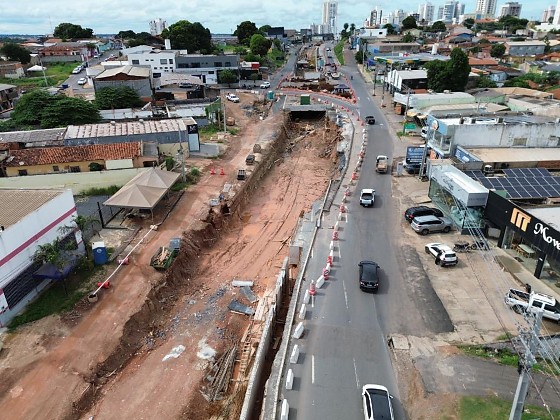 Pelo grande volume de chuvas, trecho da Miguel Sutil permanece interditado
