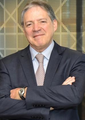 Wagner Balera - Doutor em Direito das Relações Sociais e Mestre em Direito Tributário (PUC/SP). Livre-docente em Direito Previdenciário (PUC/SP). Integrou os quadros da Advocacia Geral da União como Procurador Federal (1976 a 1997). Professor Titular
