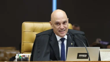 Ao defender isenção de custas ao MP, Moraes disse fazer as vezes de Gilmar Mendes para classificar Zanin como vítima de parte do órgão.