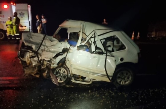 Com o impacto violento, o Uno foi completamente esmagado