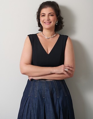 Dayane Nascimento, consultora marketing com formação na UFMT, especialista em planejamento estratégico e economia comportamento pela ESPM/SP e empresária.