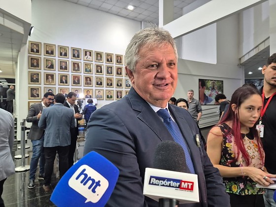 Deputado admite desconforto com ataques de colegas e revela convites de três legendas.