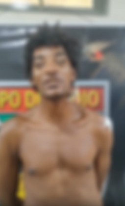 Ele foi detido na residência, apresentando ferimentos decorrentes da luta corporal, e levado à Unidade de Pronto-Atendimento (UPA) do bairro Cristo Rei