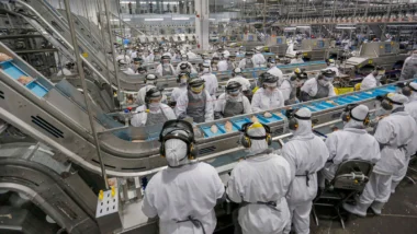 Décimo terceiro salário é pago aos trabalhadores em regime CLT.