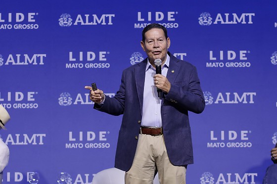 Em visita à capital mato-grossense para o fórum do LIDE, o senador Hamilton Mourão analisou a sucessão na direita.