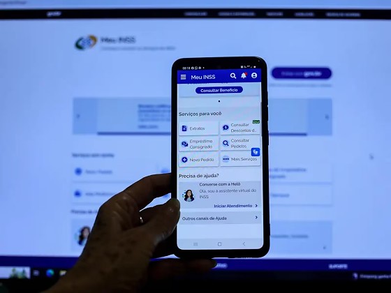INSS envia mensagem informando antecipação do 13º para aposentados e pensionais