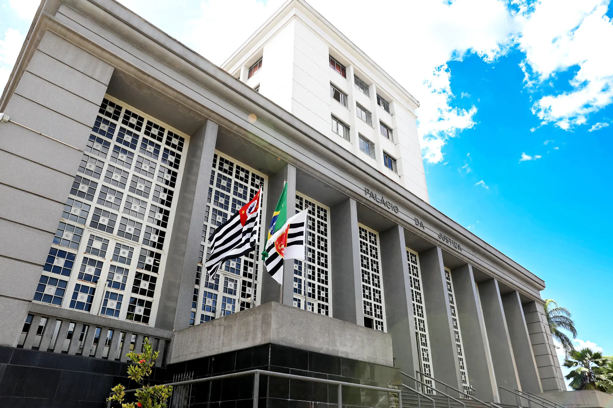 Palco das ações cíveis e criminais do estado de São Paulo, o TJSP ultrapassa a marca de mil dias, em média, para a conclusão de um processo. 