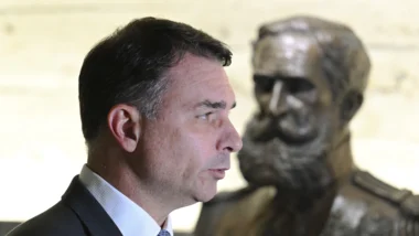 Flávio Boslonaro.