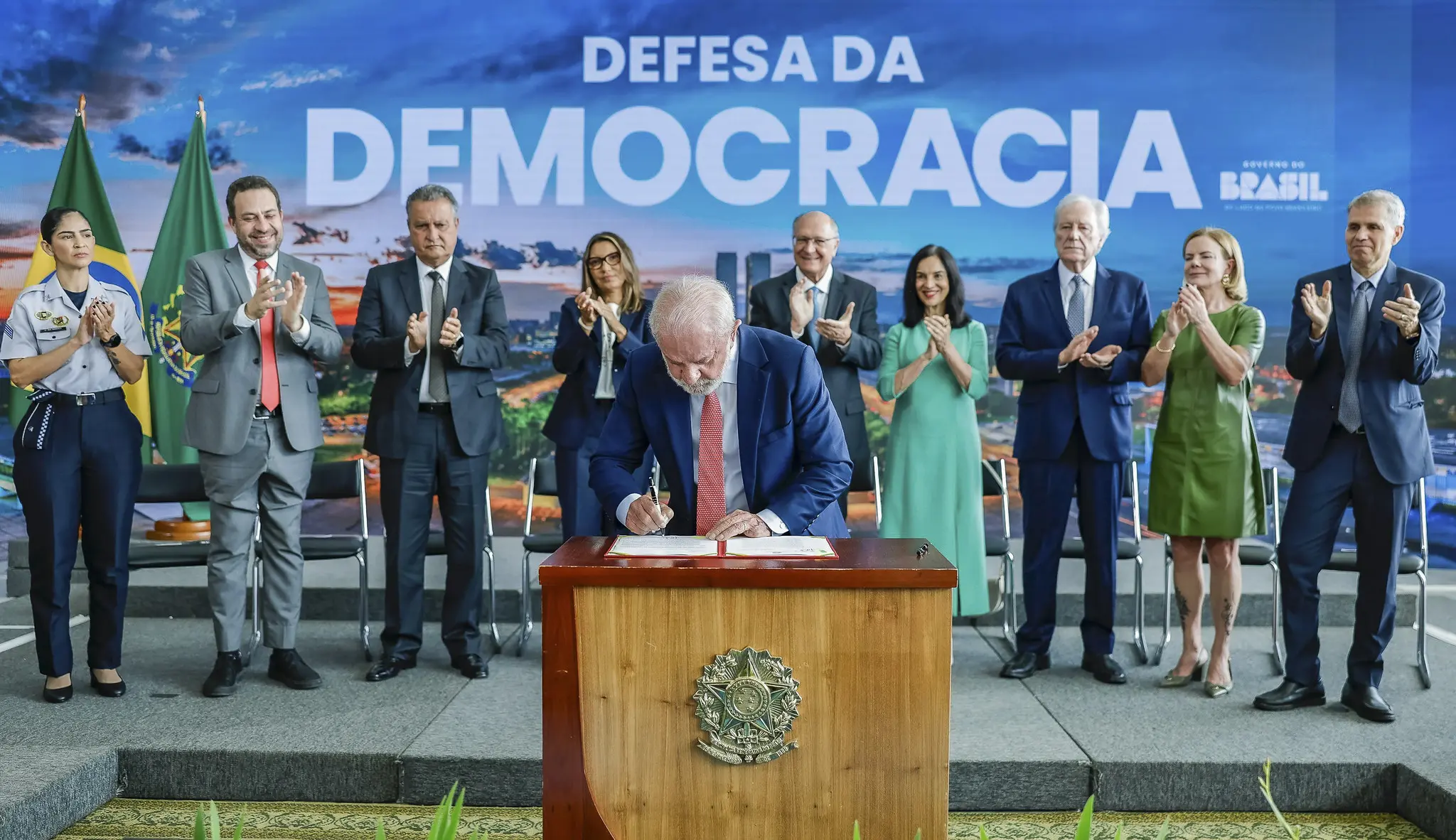 Em cerimônia de "defesa da democracia", Presidência deu destaque ao veto de Lula ao PL da Dosimetria. 