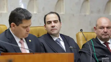 Ao centro, Beto Simonetti, durante a abertura do ano judiciário de 2026. Presidente da OAB apresenta sugestões ao código de ética do STF e pede que discussão não ocorra de forma apressada.