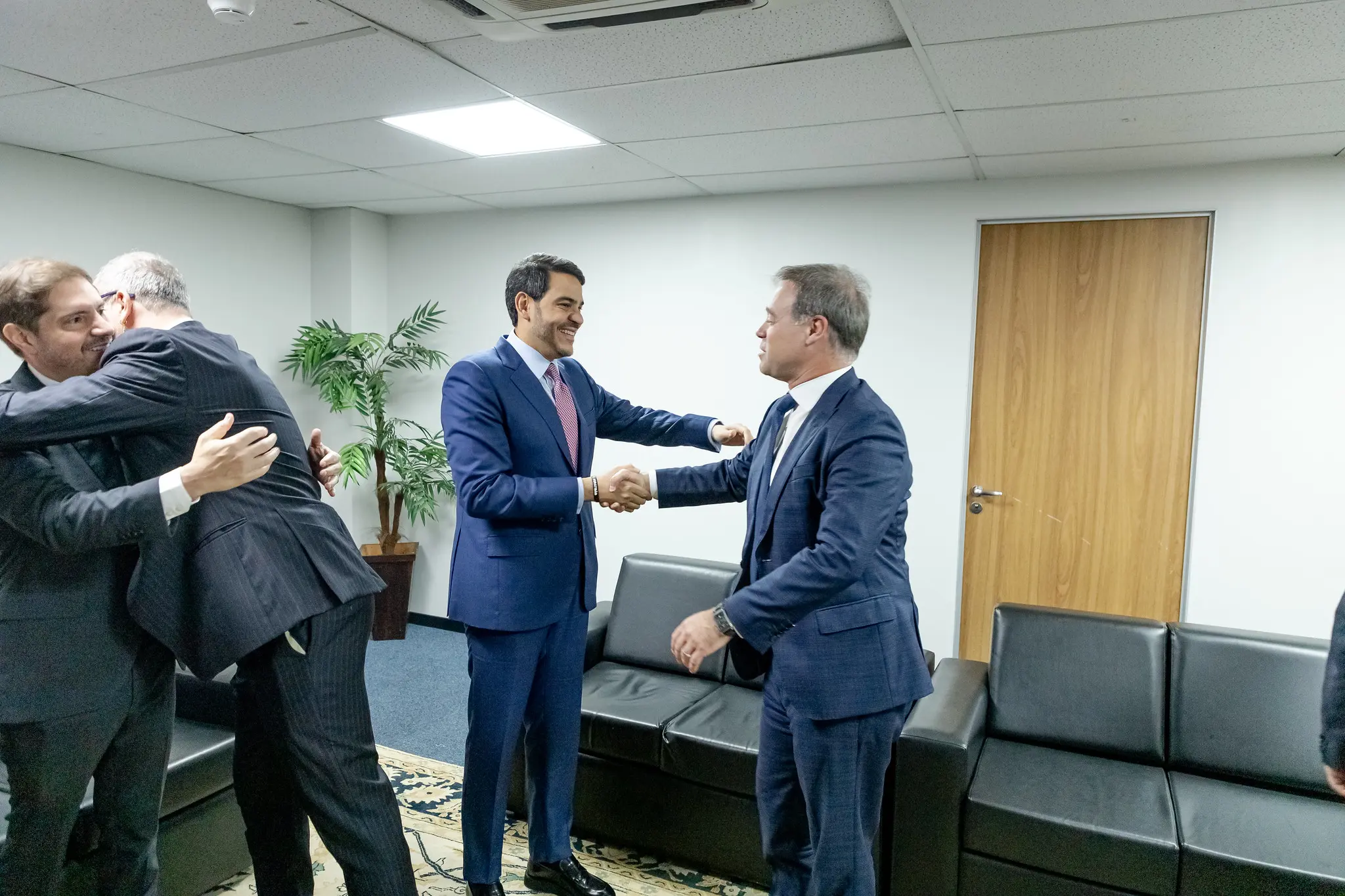 André Mendonça também é evangélico e também veio da carreira na AGU. 