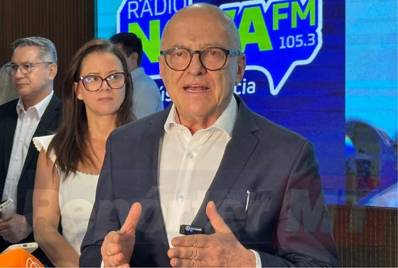 O governador Otaviano Pivetta, durante lançamento de programa de cirurgias, defendeu que a prioridade absoluta dos recursos públicos deve ser a saúde, e não eventos festivos.