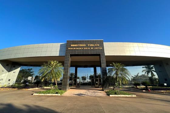 A taxa de inscrição é de R$ 400,00.