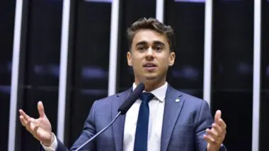 Com discurso conservador, fé cristã e domínio das redes sociais, Nikolas Ferreira se tornou referência da geração Z de direita no Brasil.