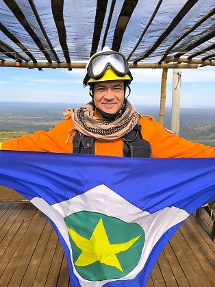 Aluísio Metelo Junior é Coronel do Corpo de Bombeiros Militar de Mato Grosso, Especialista em Prevenção e Combate a Incêndios Florestais.