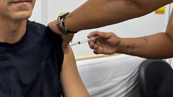 A imunização reduz complicações, internações e mortalidade decorrente das infecções pelo vírus influenza