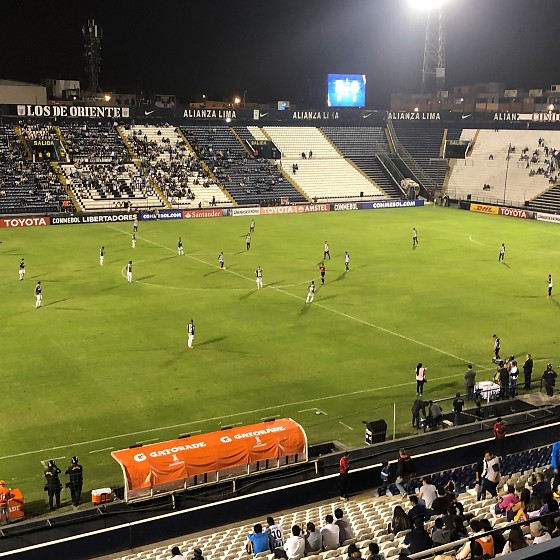 A confusão ocorreu em uma área próxima à arquibancada sul, onde havia grande concentração de público.