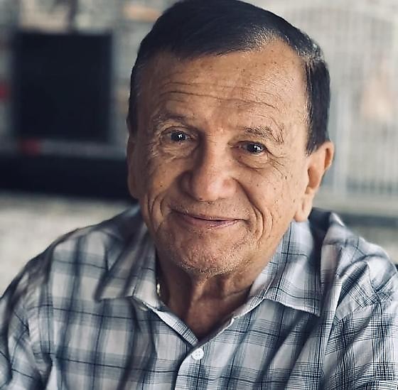 Nascido em Poconé, em junho de 1940, ele exerceu o cargo de promotor de Justiça na Comarca de Alto Araguaia.