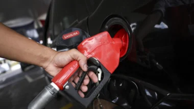 Governo publica MP e decretos para conter alta dos combustíveis