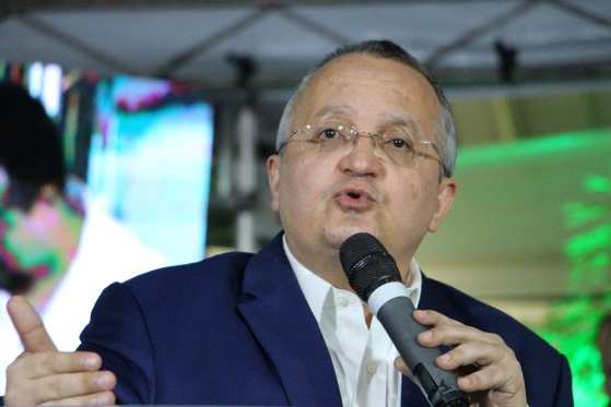 O ex-governador Pedro Taques movia ação popular contra o ex-governador Mauro Mendes