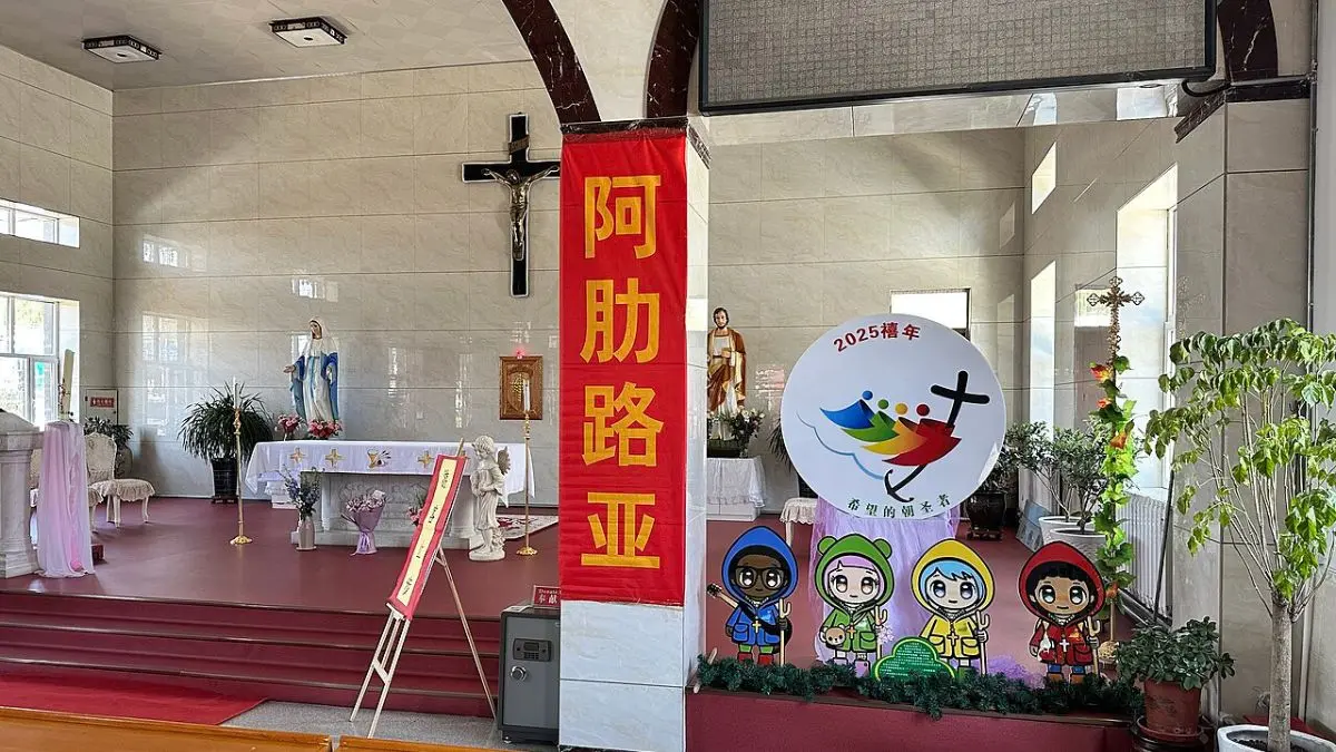 Igreja Católica na China, que sofre com a perseguição contra os cristãos no local.