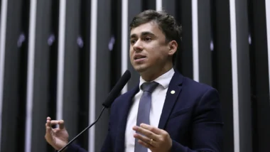 Nikolas cobra Alcolumbre por análise de veto à dosimetria: País “não vai tolerar covarde”