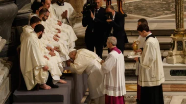 papa missa lava-pés