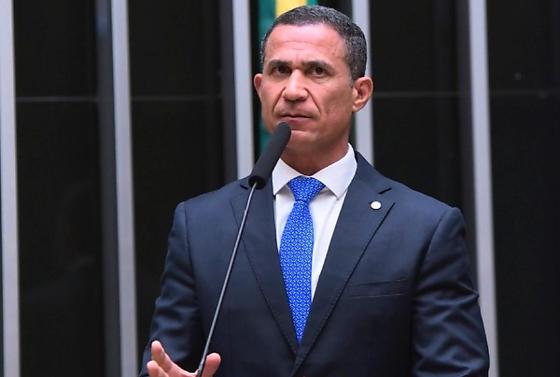 Parecer do deputado Cel Assis defende que tratados internacionais não impedem punição rigorosa a menores por crimes graves