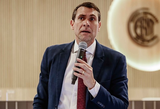Eduardo Calmon de Almeida Cézar assume vaga no tribunal no dia 18 de maio; magistrado também atua como professor na UFMT e na Esmagis