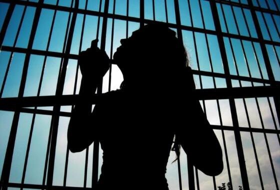 Menor de 17 anos é resgatada de cárcere privado em Barra do Bugres; três suspeitos também foram apreendidos pela PM.