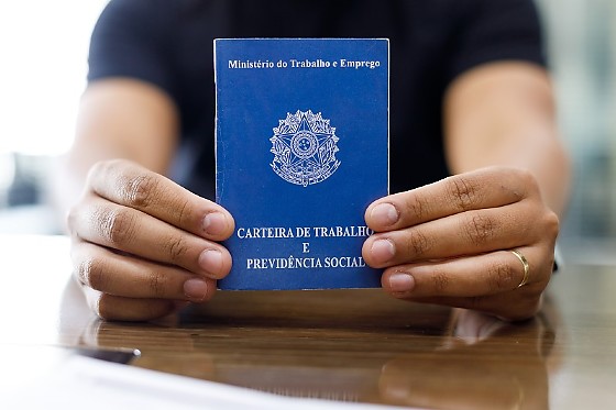 Além da intermediação de mão de obra, o Sine-MT realiza a habilitação do seguro-desemprego e oferece orientação sobre o uso da Carteira de Trabalho Digital