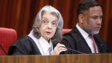 Presidente do TSE, ministra Cármen Lúcia diz que urnas eletrônicas eliminaram fraudes eleitorais