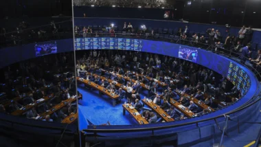 Veto total foi analisado em sessão conjunta entre Senado e Câmara.