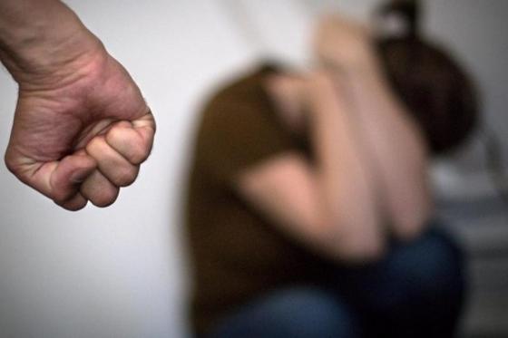 Conforme consta no boletim de ocorrência, a mulher relatou que vinha sendo vítima de agressões recorrentes praticadas pelo companheiro.