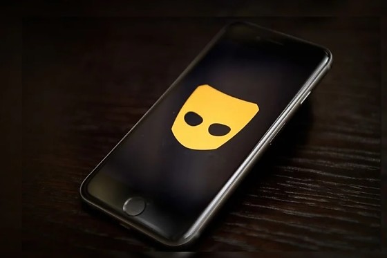 O encontro foi marcado pelo aplicativo Grindr.