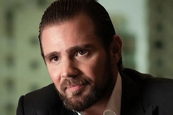 O ex-banqueiro Daniel Vorcaro, dono do Banco Master, que financiou cinebiografias de Bolsonaro, Lula e Temer antes de ser preso.
