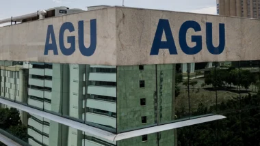 Após obter reconhecimento judicial de que um contribuinte deve ao governo, a AGU passa a buscar formas de saldar as dívidas. Uma dessas formas é pela tomada de imóveis.